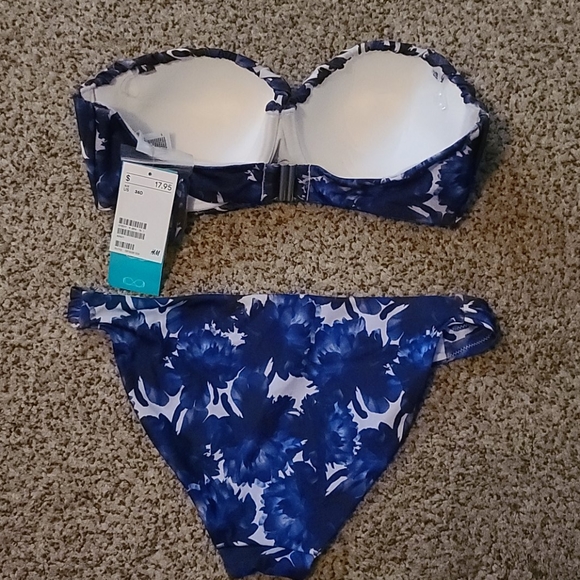 Bikini - Picture 5 of 5